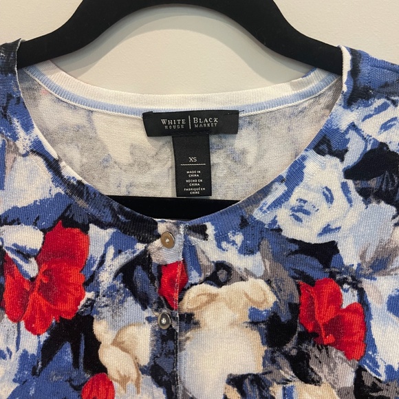 White Houses Black Market Women's Floral Artsy 3/4 Sleeve Cardigan Sweater Size - Picture 4 of 4